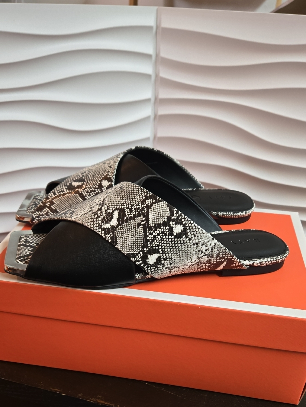 Katy Perry Collections The Checked In Slide Softy Nappa/Small Snake Embossed - Picture 4 of 6